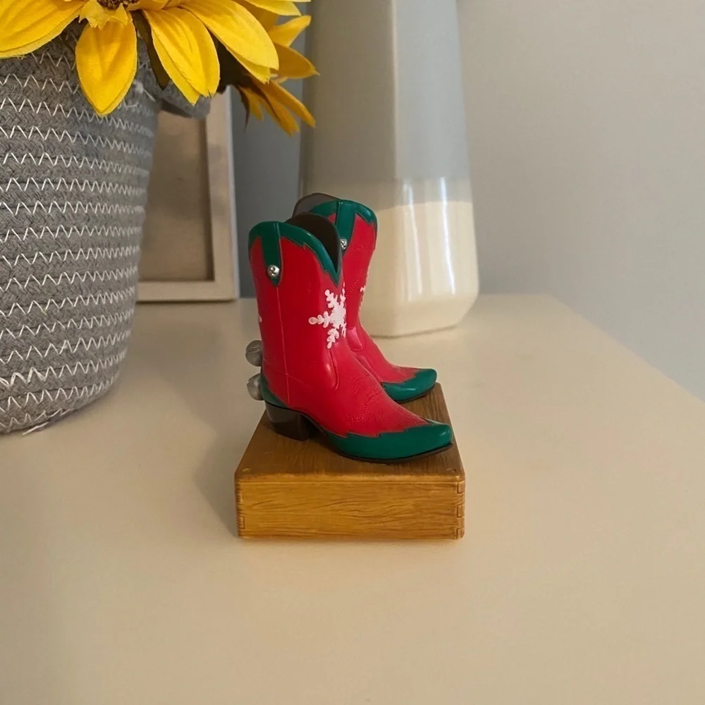 HALLMARK 2014 Kickin It Up Ornament